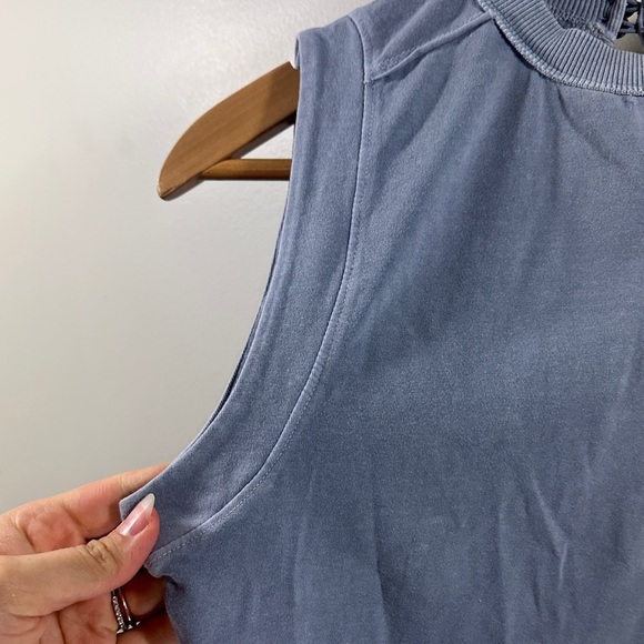 Gilded Intent Chic Sleeveless Blue Gray Women's Muscle Tee Tank Medium - Picture 6 of 11